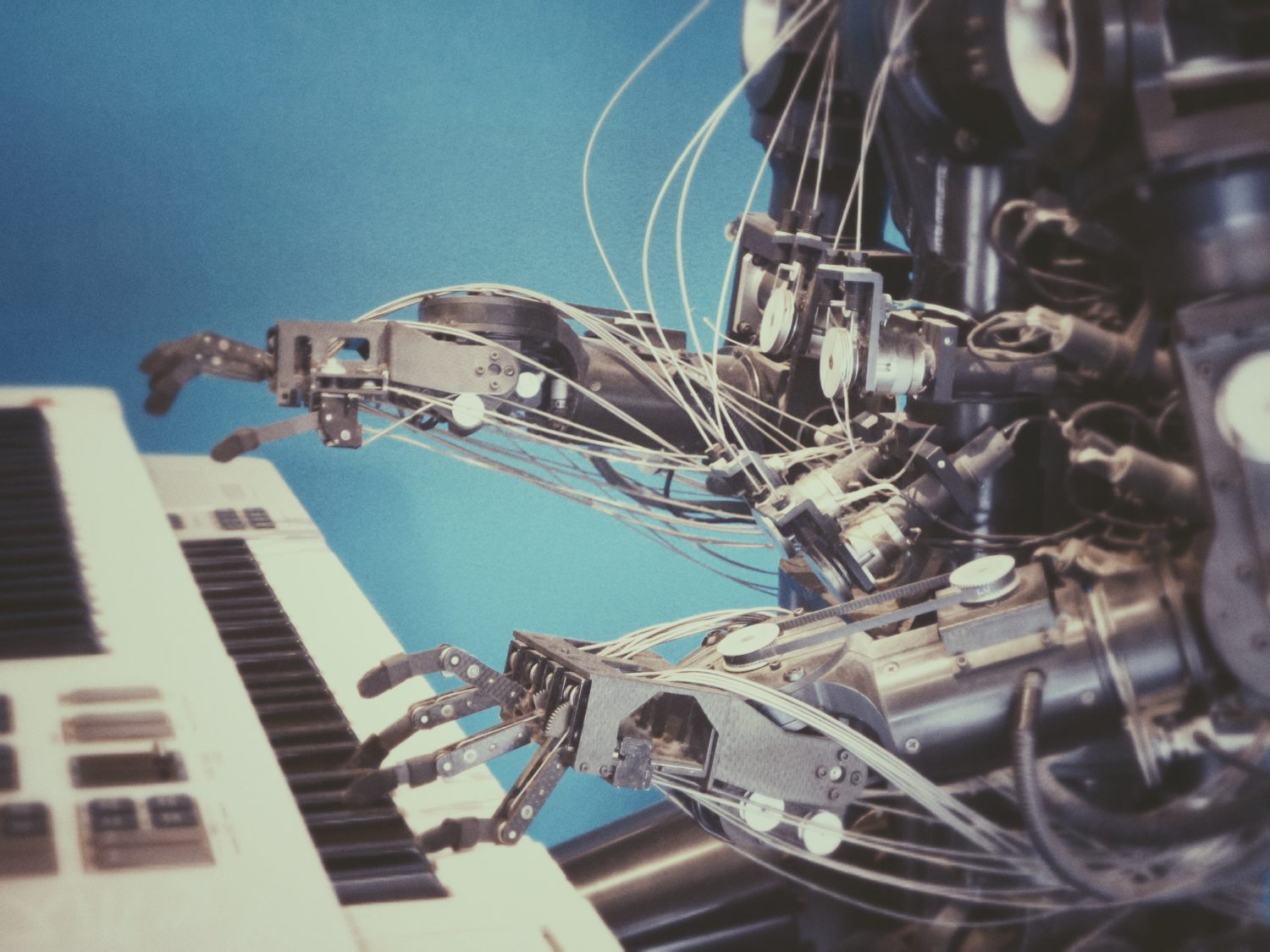 Roboter als Helden, Maschine spielt Klavier