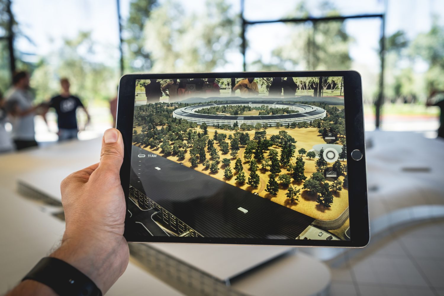 iPad mit virtueller Landschaft